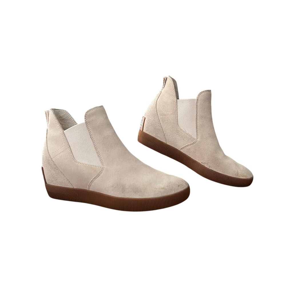 Sorel Boots Women's Size 8.5 White Suede Chelsea Wedge Ankle Booties Minimalist